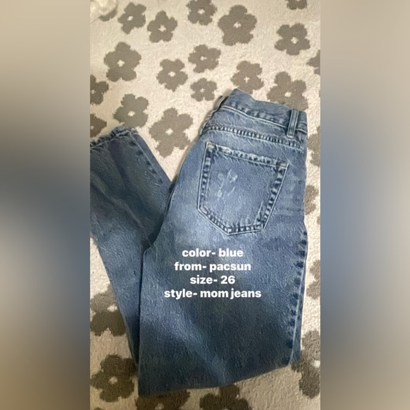 Selling these jeans for my little sister. Gently used in good condition 15$ - Picture 5 of 7